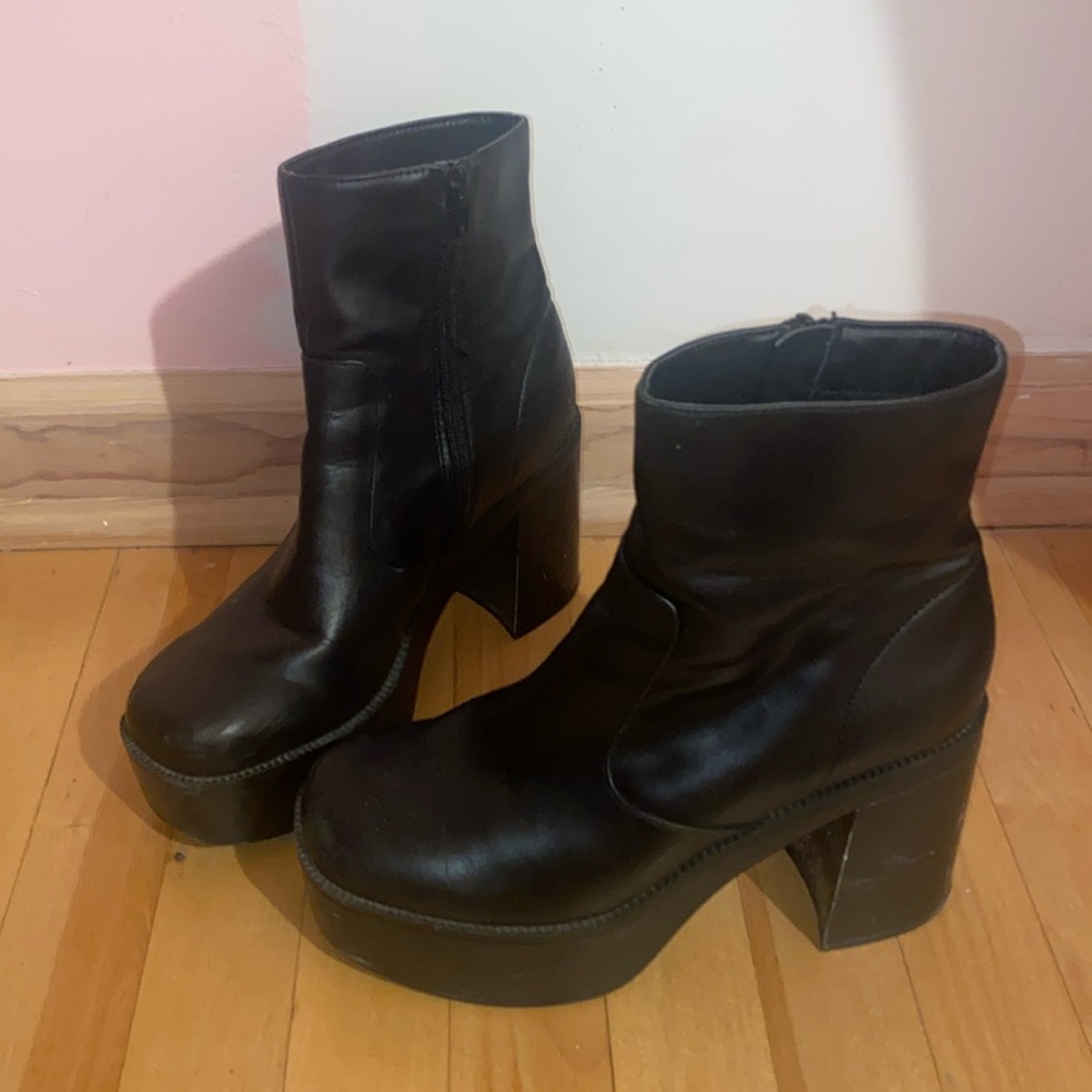 Steve Madden Platform Leather Boots